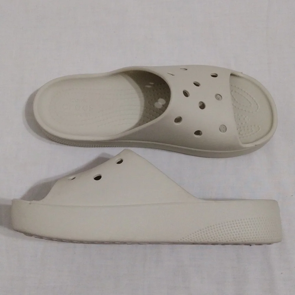 Crocs Classic Platform Slide Sandals Open Toe Lightweight Comfort US 8 Casual